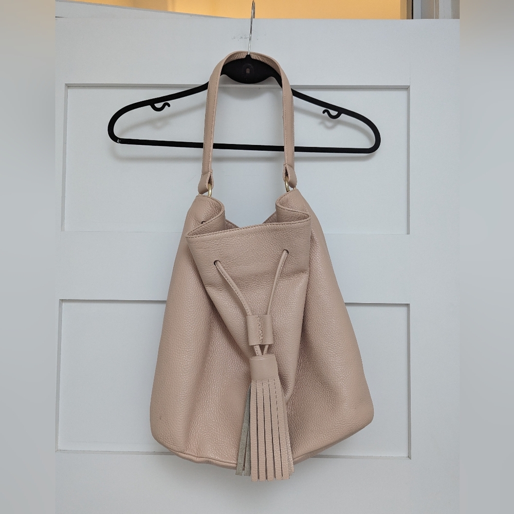 Alberta Di Canio Draw String Leather Bucket Shoulder Bag in Soft Pink/Nude Color